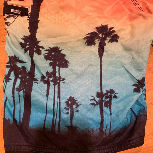 FreeWorld Highlight Palm Tree 20 Board Shorts - Picture 10 of 15
